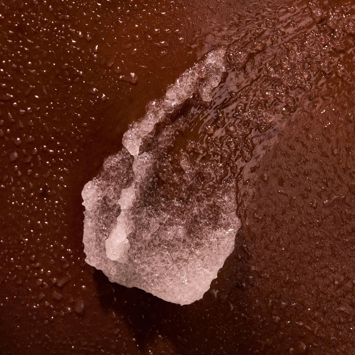 the-glow-getter-multi-oil-body-scrub-m0 NATR-40028-Alt-Image-TheGlowGetterMulti-OilBodyScrub-08.webp